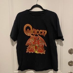 Queen Band tee